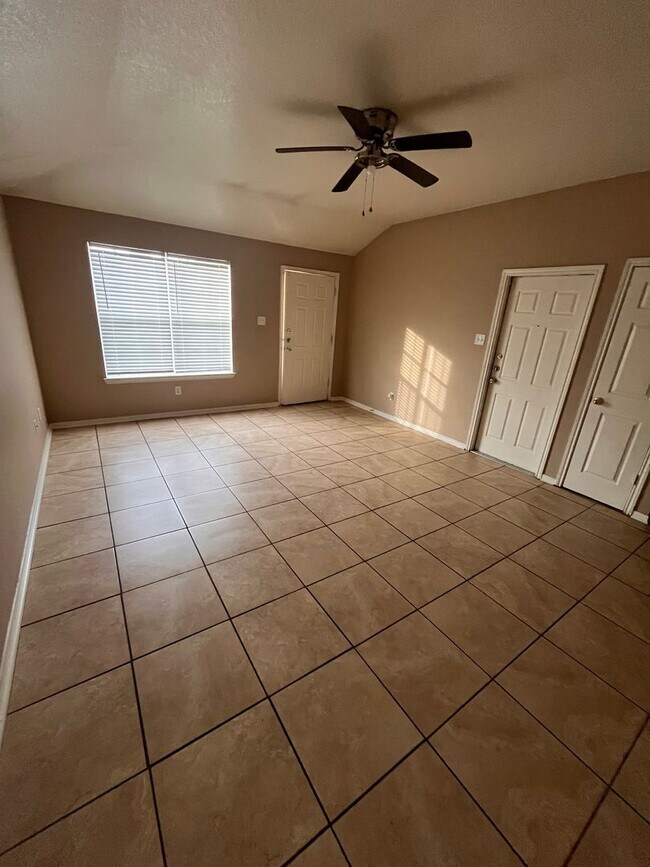 Building Photo - 3302 Alicante Ct