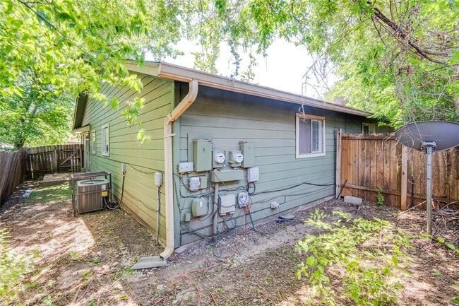 Building Photo - 5208 Bogey Ct