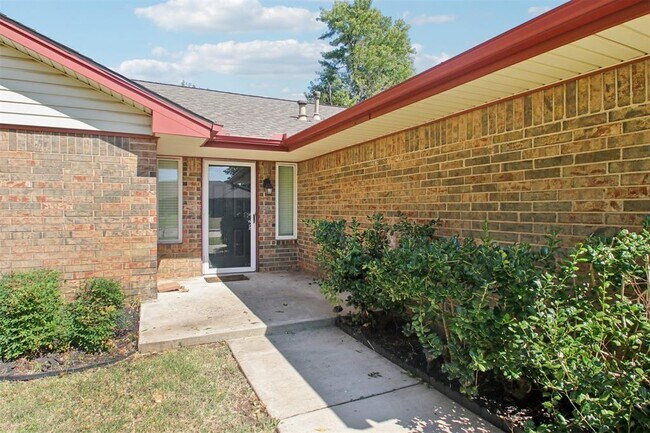 Building Photo - 101 W Vail Dr