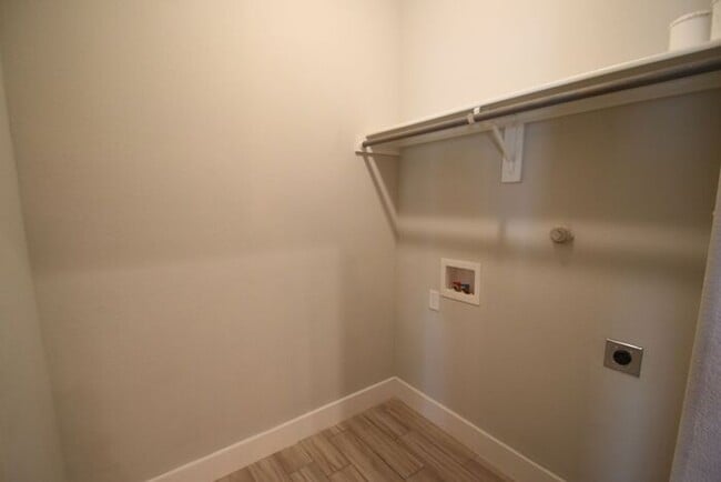 Building Photo - COMING SOON! Modern 3BR/2BA Duplex with 2-Car Garage & Fenced Yard — Fort Worth, TX | Pet Friendly