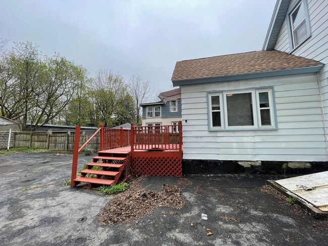 Building Photo - Single-family Home on Tipperary Hill