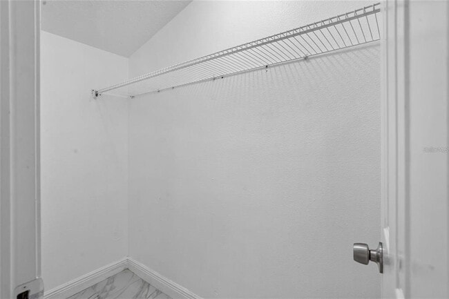 Building Photo - 906 Celery Ave