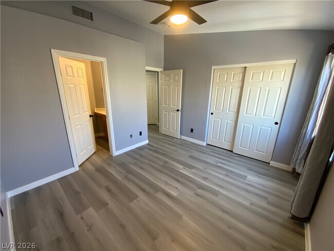 Building Photo - 6321 Lorne Green Ave