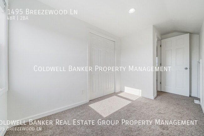 Building Photo - 1495 Breezewood Ln