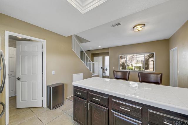 Building Photo - 1390 Palomar Pl