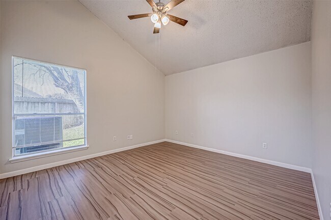 Building Photo - 18623 Willow Moss Dr