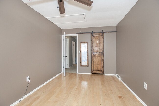 Building Photo - 7392 Creekwood Dr