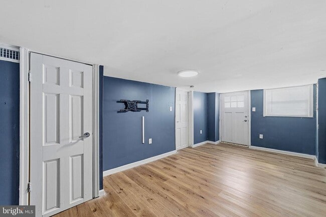 Building Photo - 1063 S Merrimac Rd