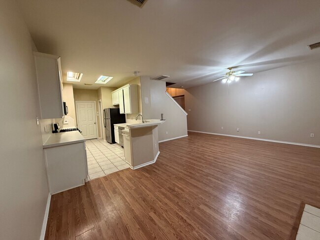 Building Photo - 43 Blue Creek Pl