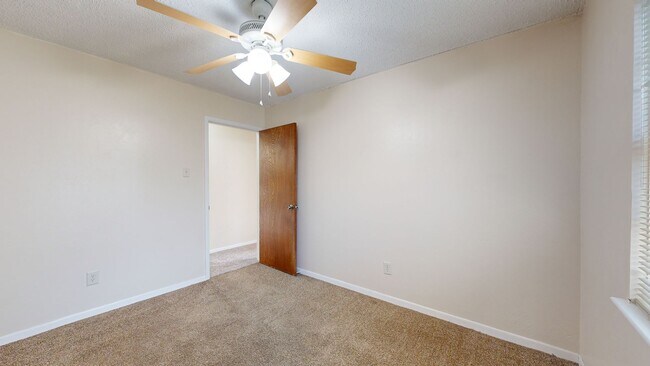 Building Photo - SPACIOUS HOUSE FOR RENT!!!