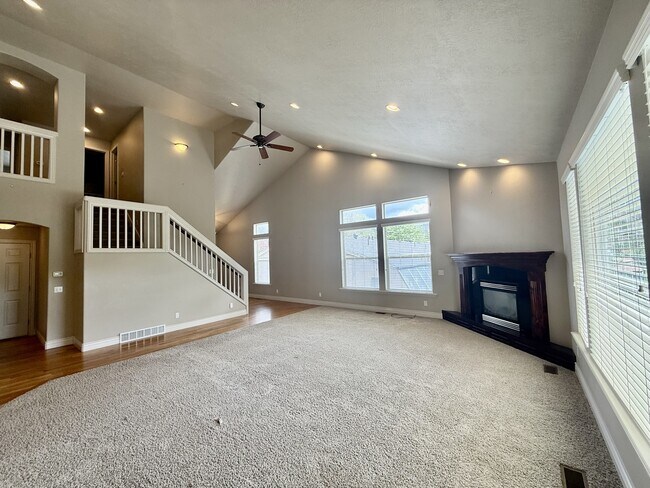 Building Photo - 2034 E 4500 S