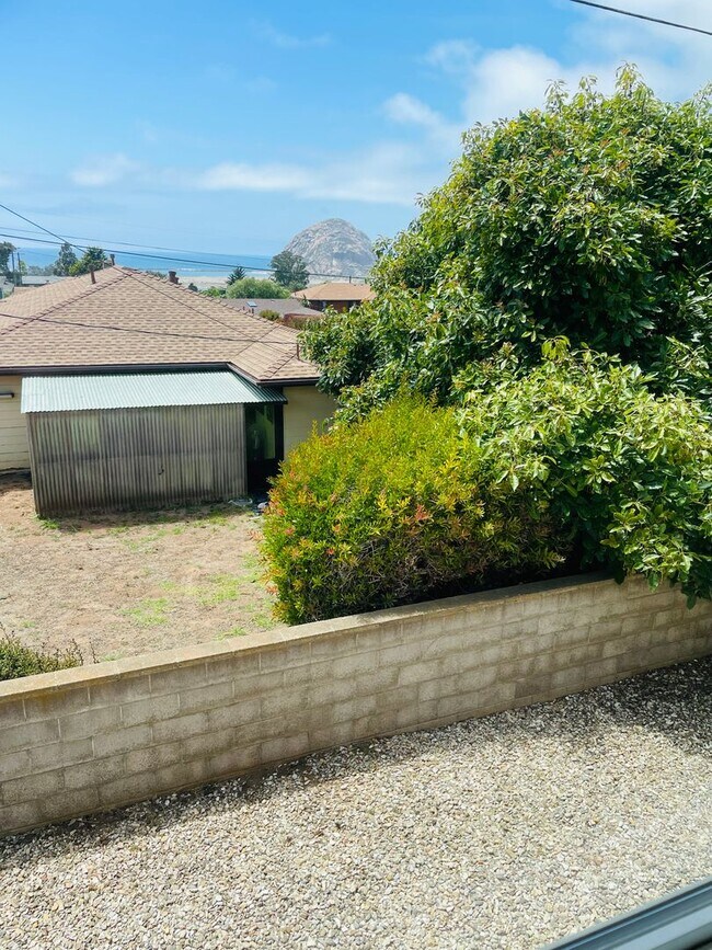Building Photo - Three bedroom home in The Heights area of Morro Bay
