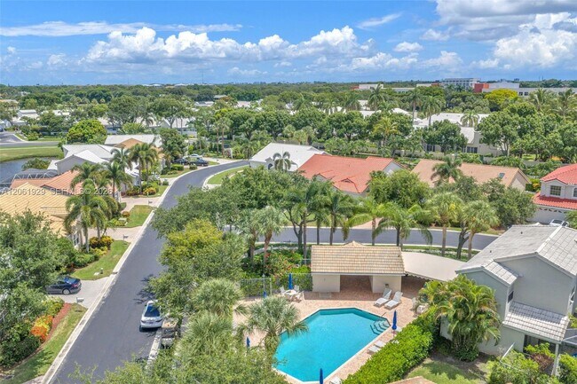 Building Photo - 17194 Ventana Dr