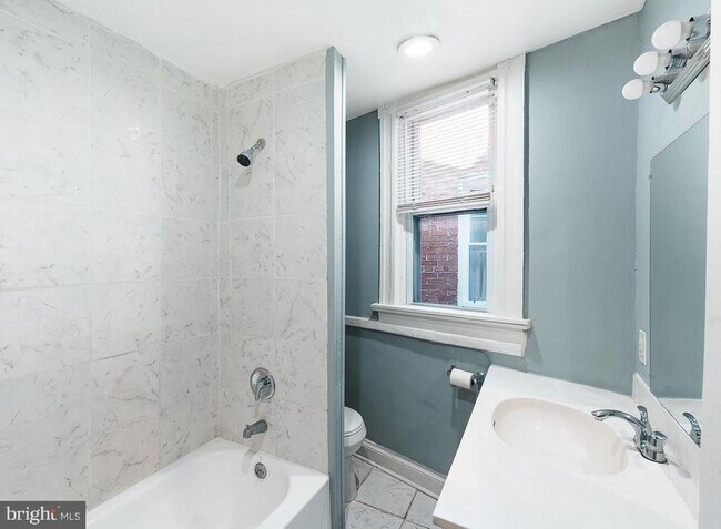 Building Photo - 2646 Edmondson Ave