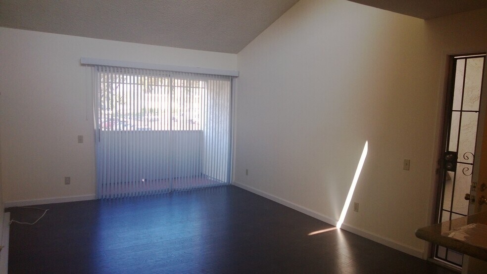 Building Photo - 3550 Ruffin Rd