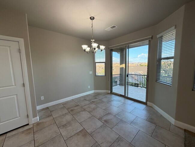 Building Photo - 469 E Barcelona Dr