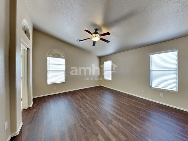 Building Photo - 16151 W Latham St