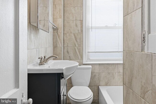 Building Photo - 4802 Alcott St