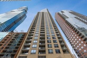 Building Photo - 420 E Waterside Dr