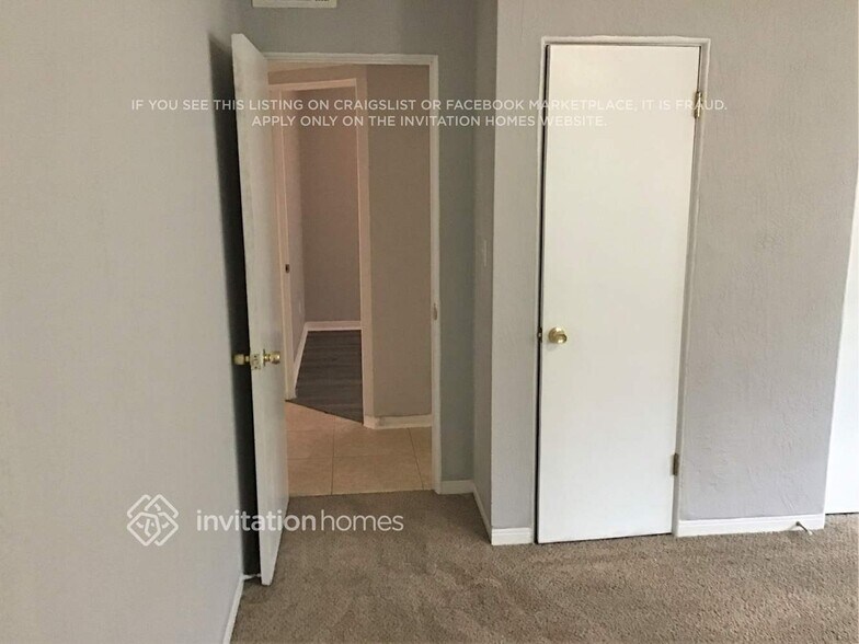 Building Photo - 4059 28th Ave N