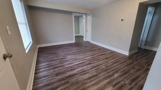 Building Photo - Unit 206