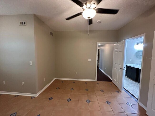 Building Photo - 1910 E Palm Ave