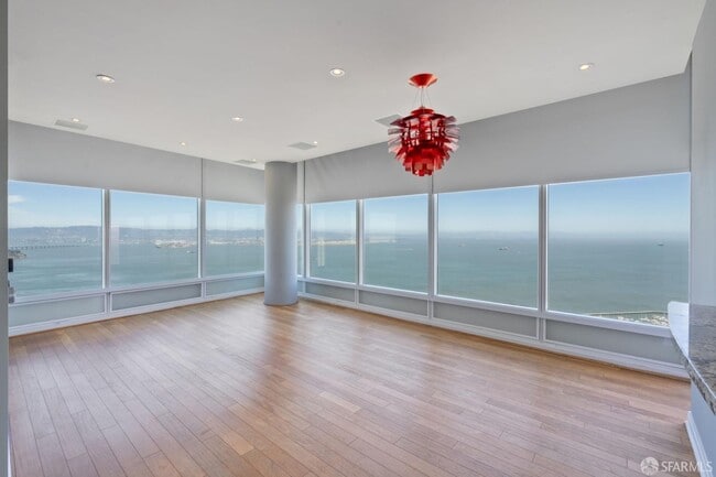 Building Photo - 425 1st St