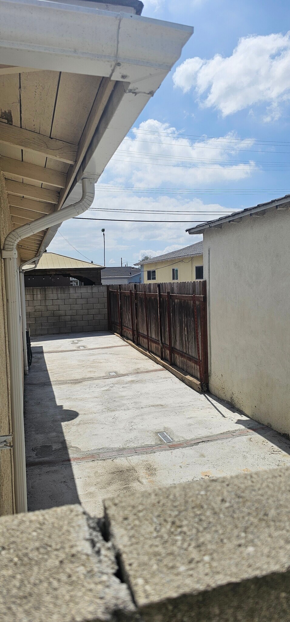 Building Photo - 16931 S Berendo Ave