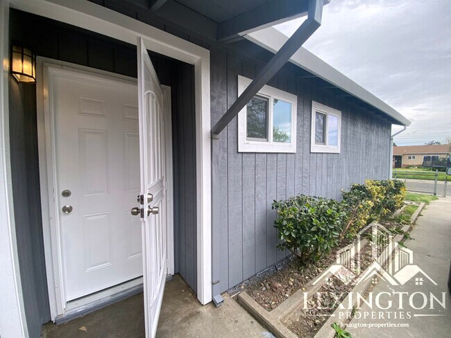 Building Photo - Beautifully Remodeled, Single-story, 3BD/2BA Home in Rio Linda near Babe Best Park!