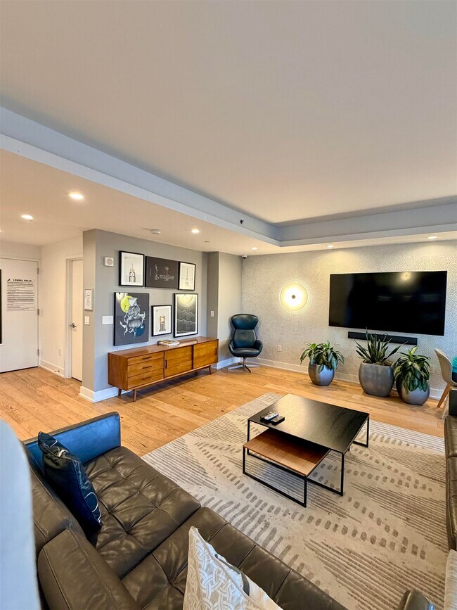 Building Photo - 389 Washington St