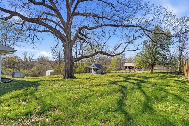 Building Photo - 2307 Sears Ct
