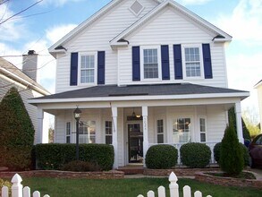Building Photo - 5024 Village Lawn Dr