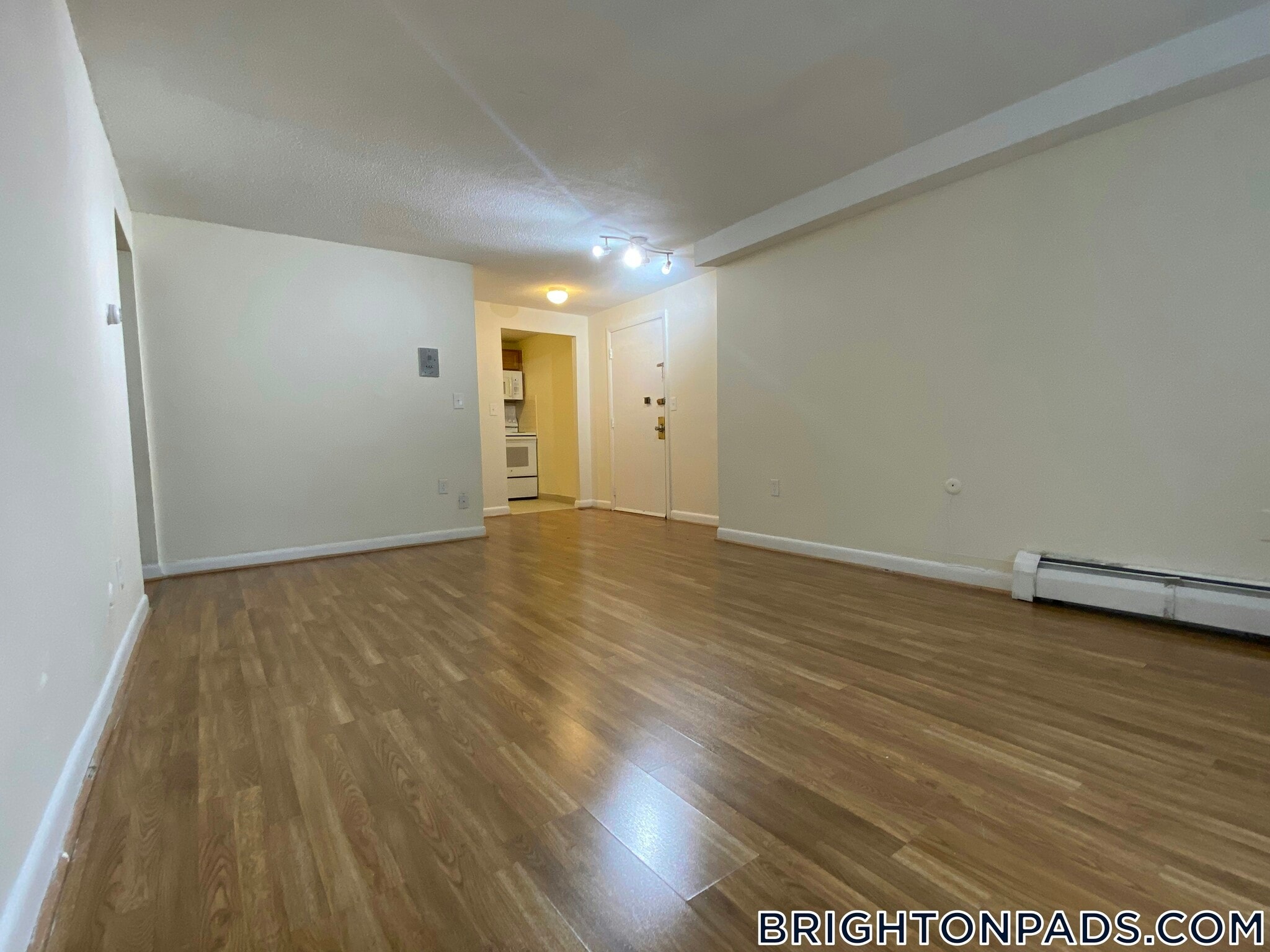 Building Photo - 122 Dustin St