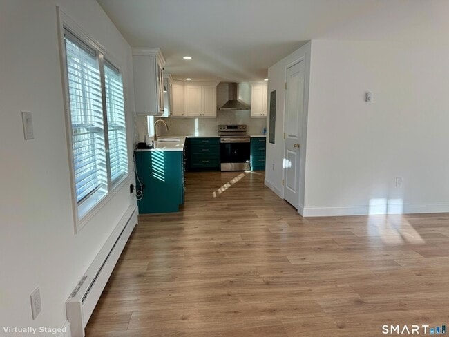 Building Photo - 6 Stevens Rd