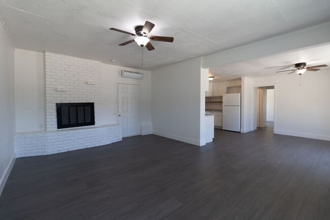 Building Photo - Newly Remodeled 2x1 in Newman!!!