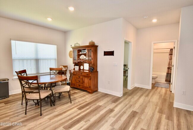 Building Photo - 4858 Sweetspire Dr