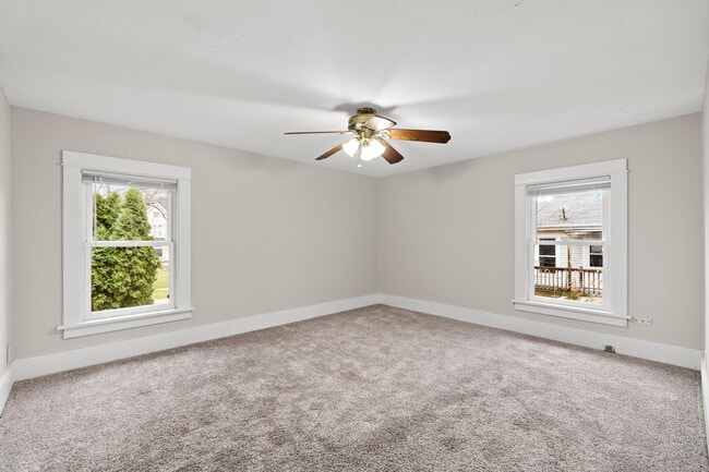 Building Photo - 415 Dean St