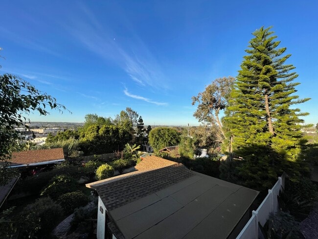 Building Photo - 1346 Dorcas St