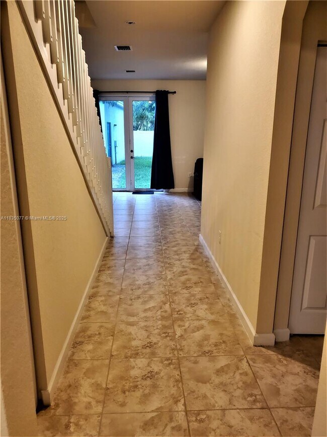 Building Photo - 9446 SW 170th Ave