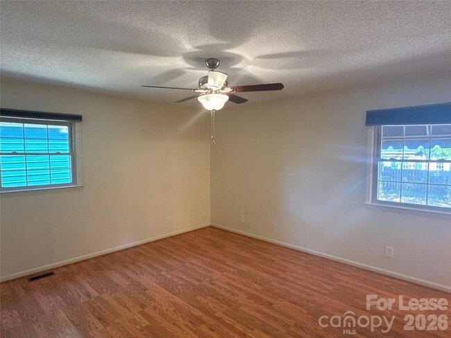 Building Photo - 1131 Kendrick Rd