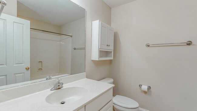 Building Photo - 2 Bedroom 2 Bath Condo in Indigo Hall at H...