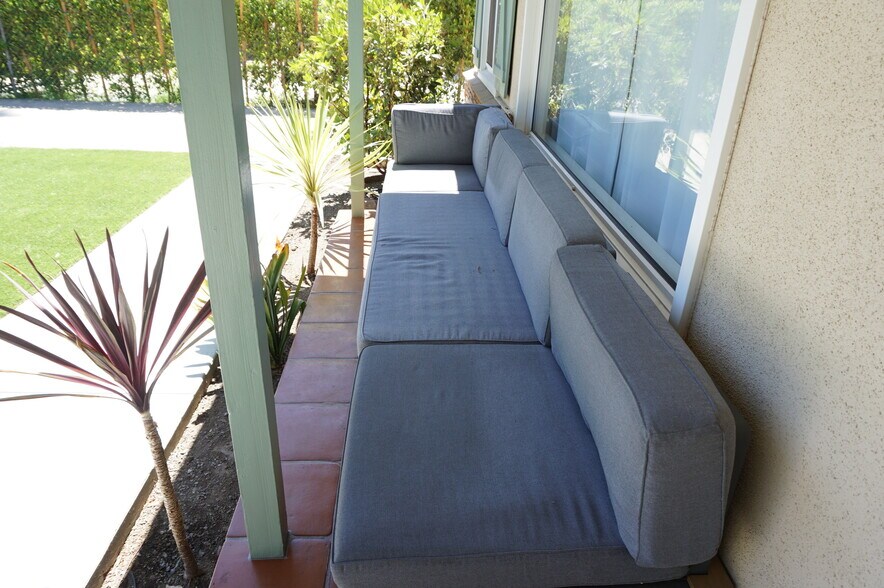 Building Photo - 10333 Jordan Ave