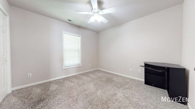 Building Photo - 2216 Spruce Shadows Ln