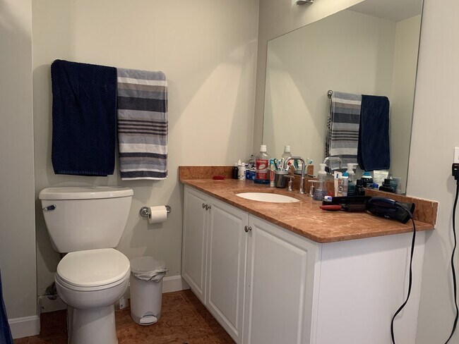 Building Photo - 8-10 Museum Way