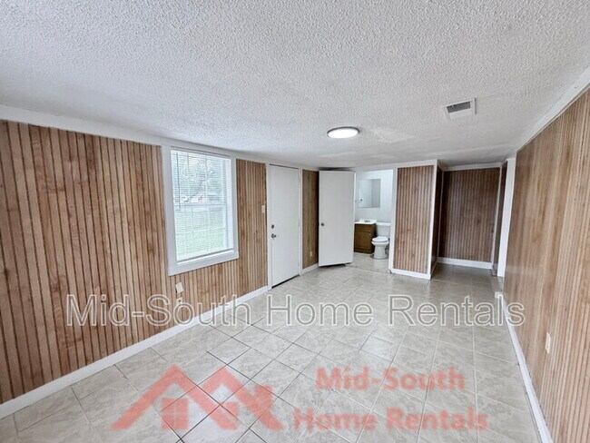 Building Photo - 474 Brockwood Cove