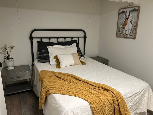 Building Photo - A Turnkey 4 Bed 2 Bath Furnished Retreat