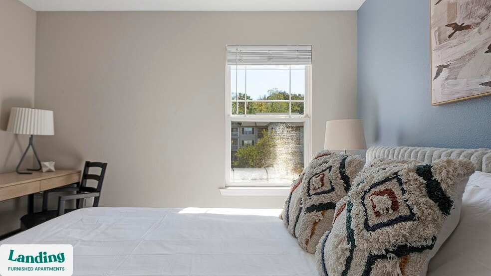 Building Photo - 400 Legends Terrace Dr