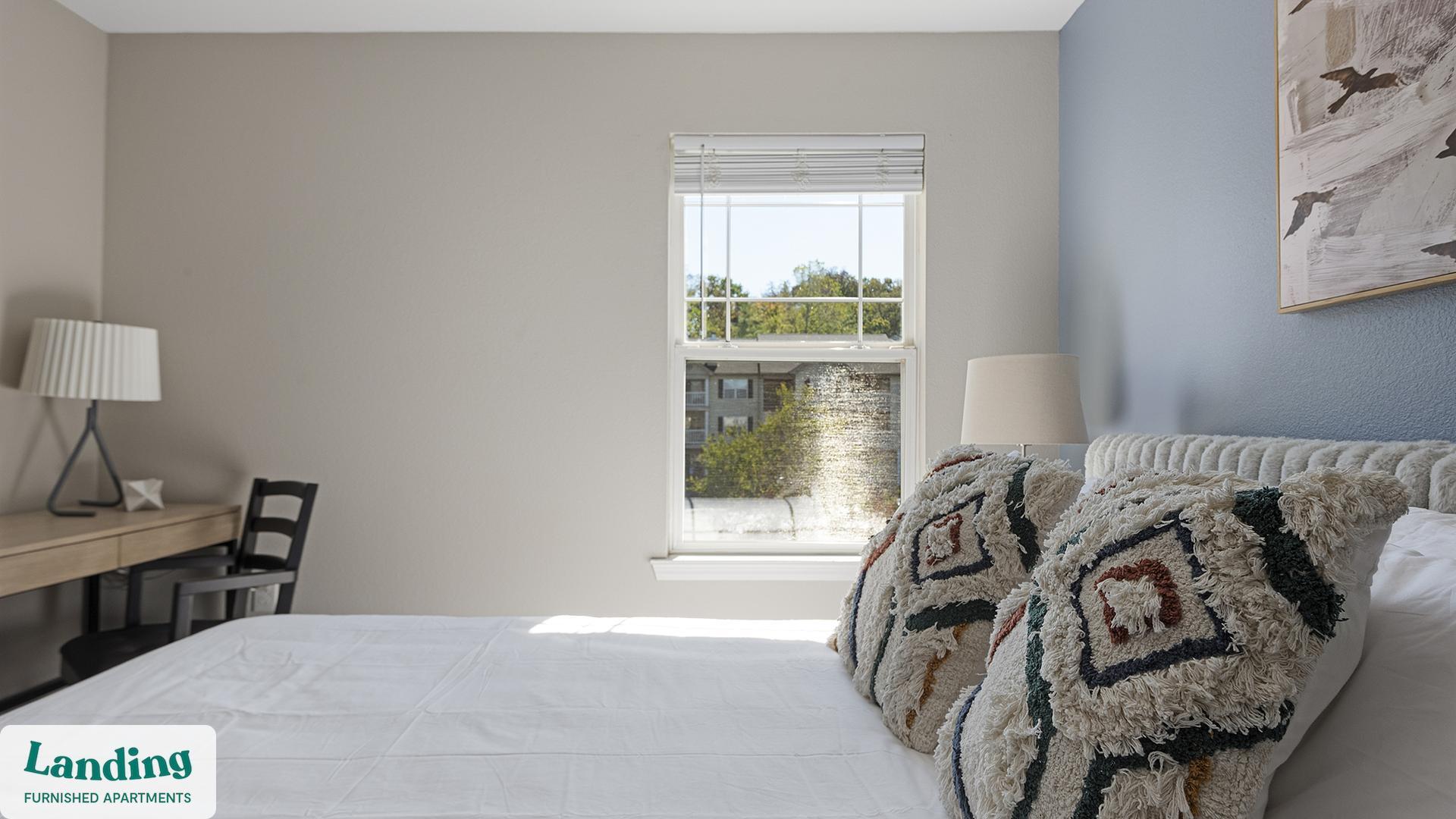 Building Photo - 400 Legends Terrace Dr