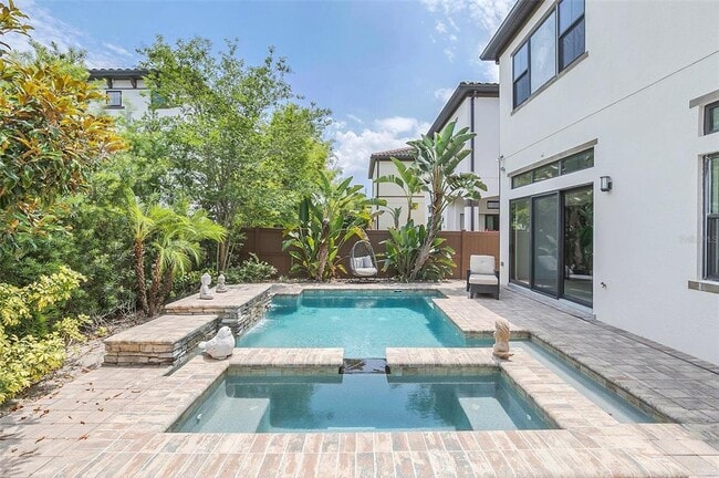 Building Photo - 8436 Via Vittoria Way