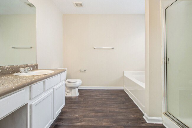 Building Photo - 3 bdrm, 2.5 bath in Decatur